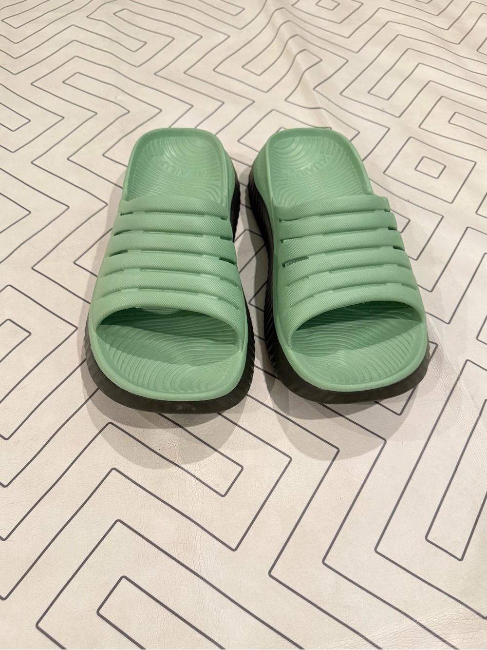 Kuailu Mint Green Slide Sandals